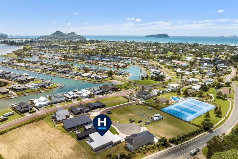 Photo of property in 16 Ian Hopper Way, Pauanui, 3579
