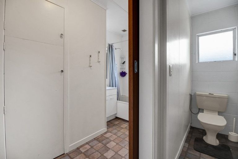 Photo of property in 4 Douglas Street, Hawera, 4610