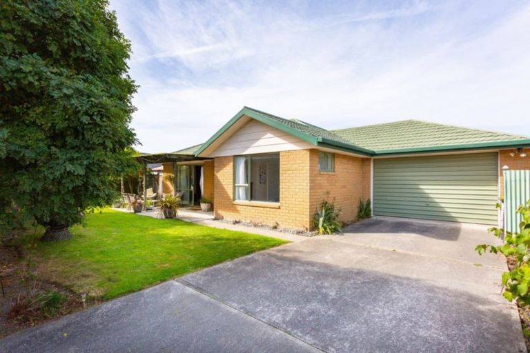 Photo of property in 2/19 Thistledown Place, Woolston, Christchurch, 8062