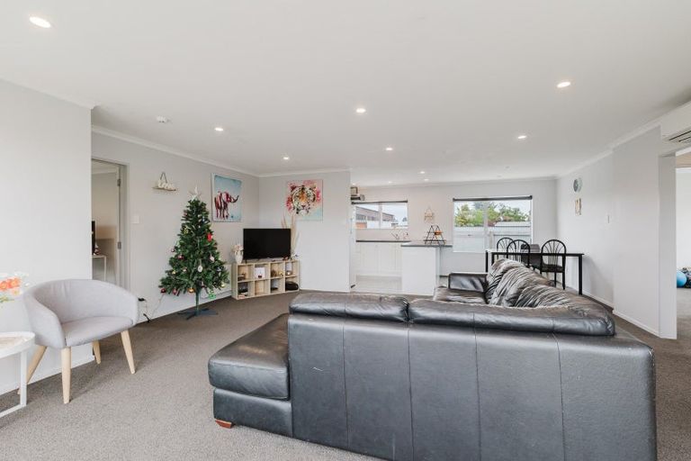 Photo of property in 73 Herbert Avenue, Cloverlea, Palmerston North, 4412