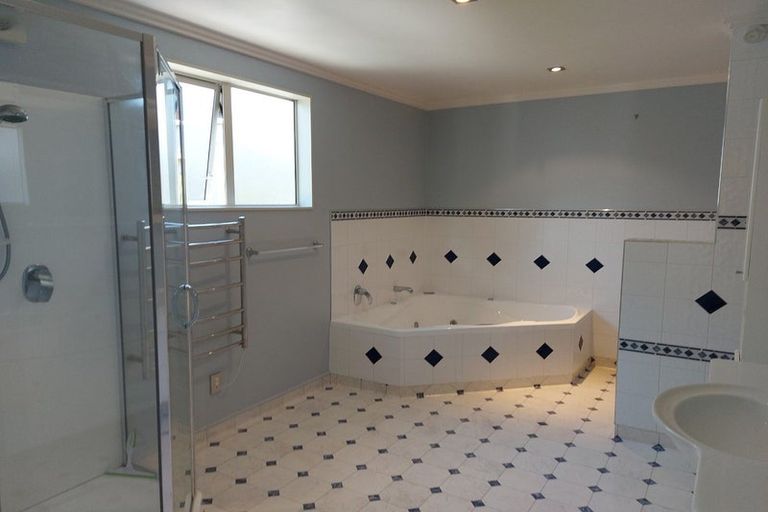 Photo of property in 13 Colin Guppy Crescent, Riverstone Terraces, Upper Hutt, 5018