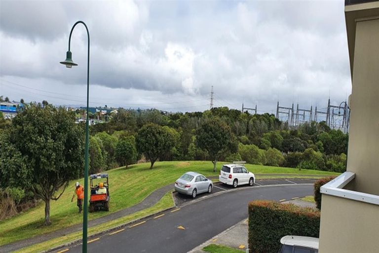 Photo of property in 60 Tiger Drive, Golflands, Auckland, 2013