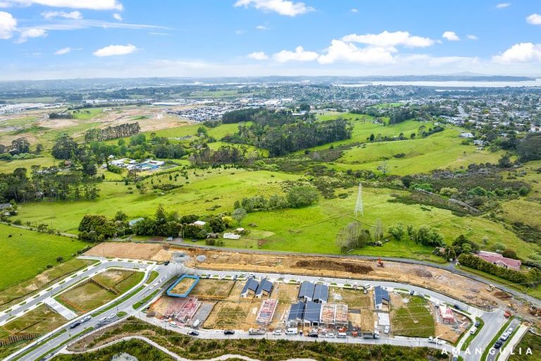 Photo of property in 37 Paretao Street, Massey, 0614