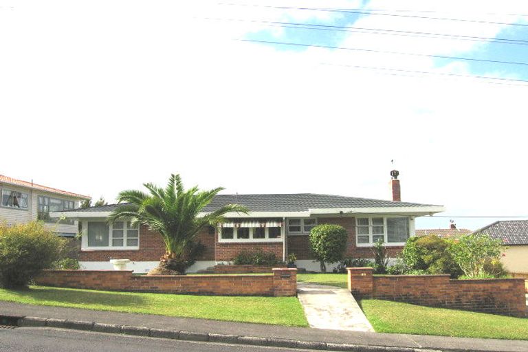 Photo of property in 69 Jaemont Avenue, Te Atatu South, Auckland, 0610