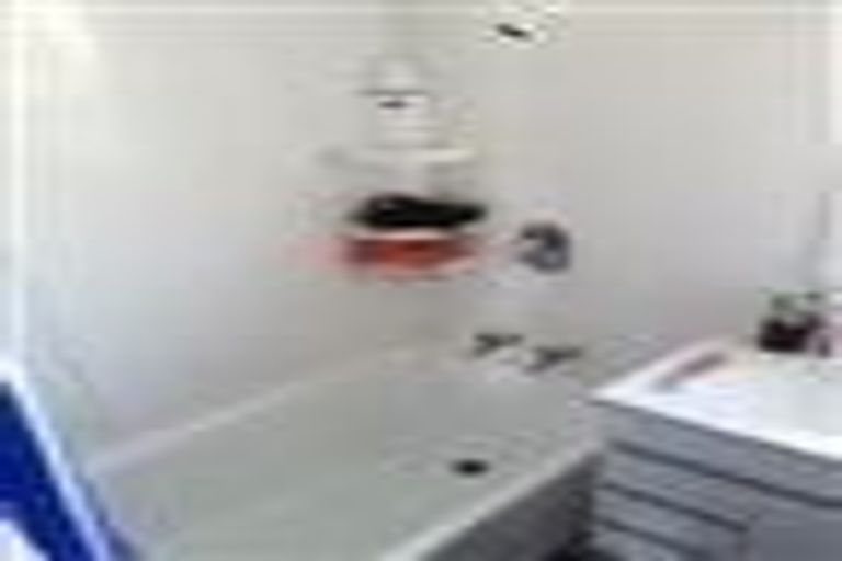 Photo of property in 10 Kaikoura Street, Henderson, Auckland, 0612