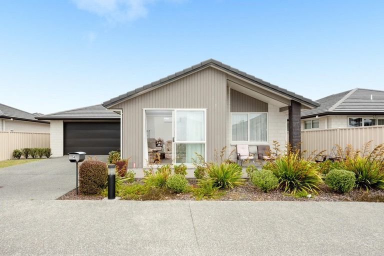 Photo of property in 4 Catamaran Way, Papamoa Beach, Papamoa, 3118