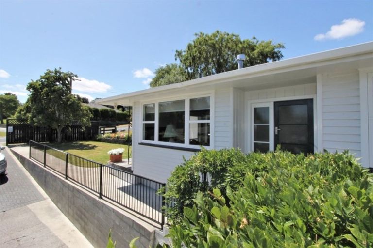 Photo of property in 2/79 Taupo View Road, Taupo, 3330