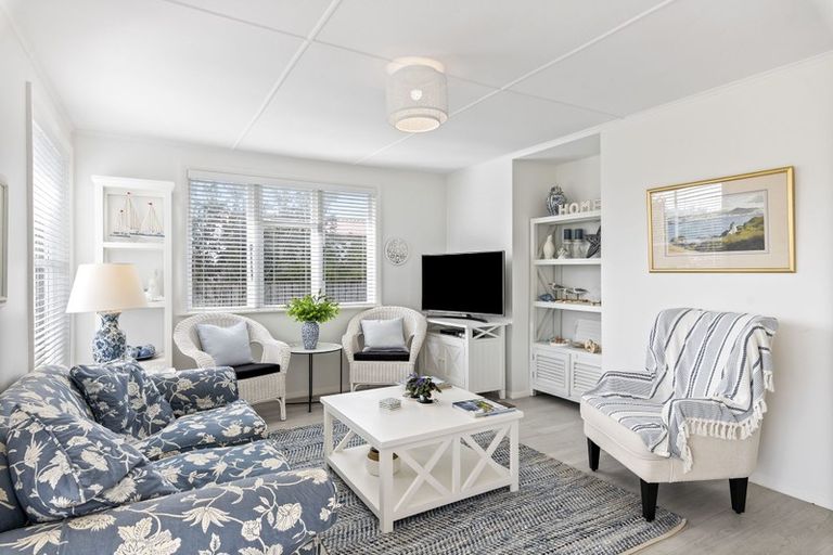 Photo of property in 64 Dixie Street, Te Horo Beach, Otaki, 5581