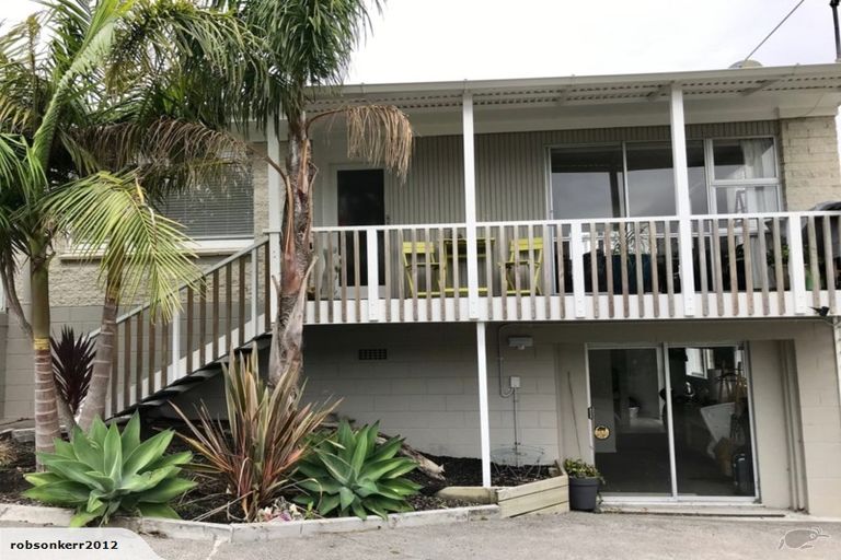 Photo of property in 2/2 Pine Terrace, Howick, Auckland, 2014