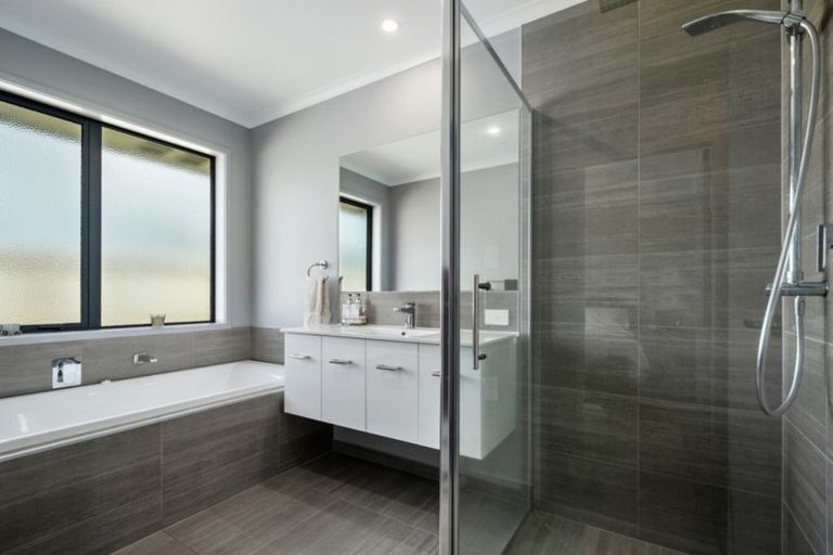 Photo of property in 27 Leet Crescent, Papamoa Beach, Papamoa, 3118