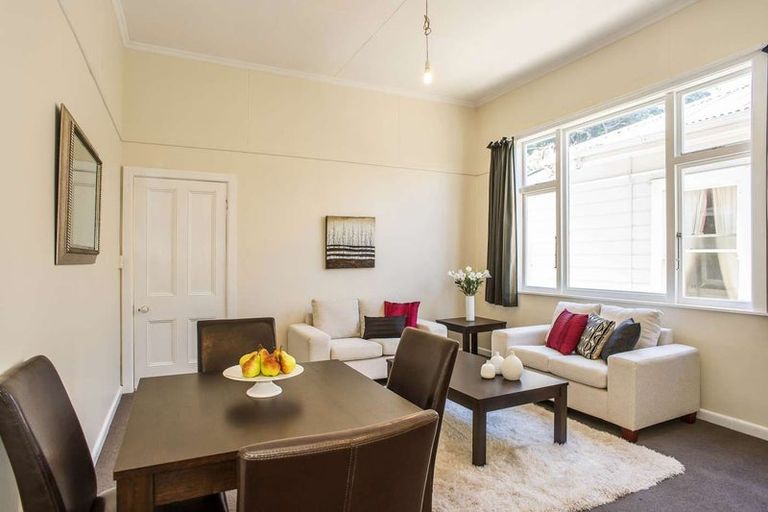 Photo of property in 211 Grant Road, Thorndon, Wellington, 6011