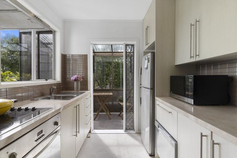 Photo of property in 4/36a Sunnynook Road, Sunnynook, Auckland, 0620