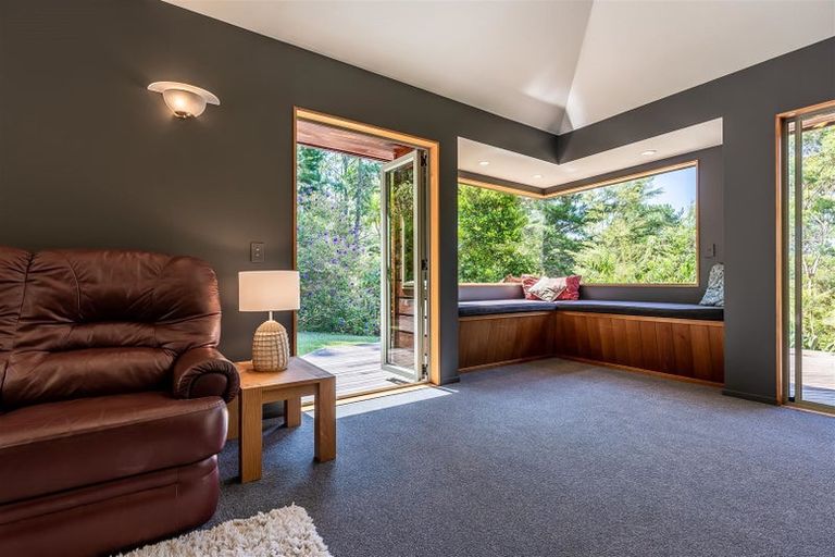 Photo of property in 70 Scott Road, Stanmore Bay, Whangaparaoa, 0932