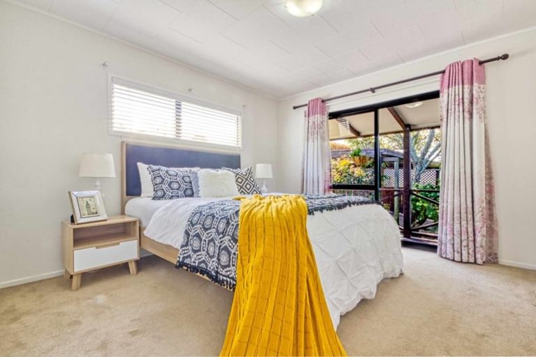 Photo of property in 88 Reynella Drive, Massey, Auckland, 0614