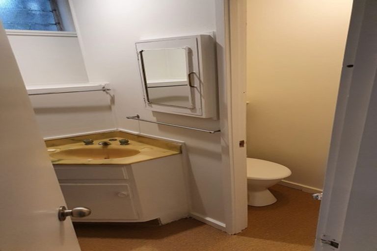 Photo of property in 3/25 Farm Road, Northland, Wellington, 6012