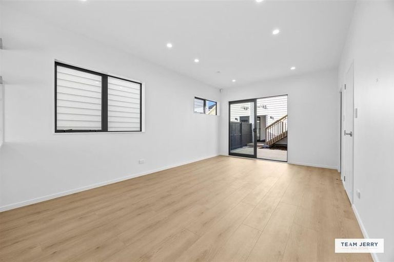 Photo of property in 30 Whare Kauri Road, Papakura, 2110