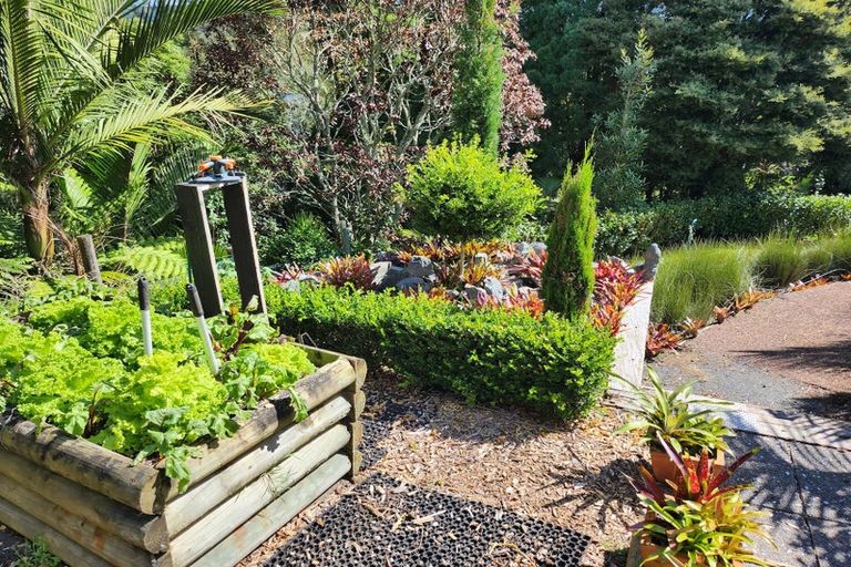 Photo of property in 42 Mcentee Road, Waitakere, Auckland, 0816