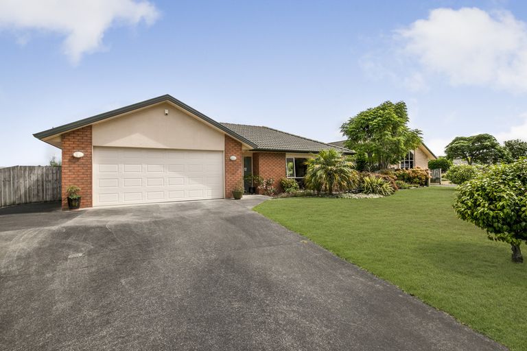 Photo of property in 23 Castlehill Court, Wattle Downs, Auckland, 2103