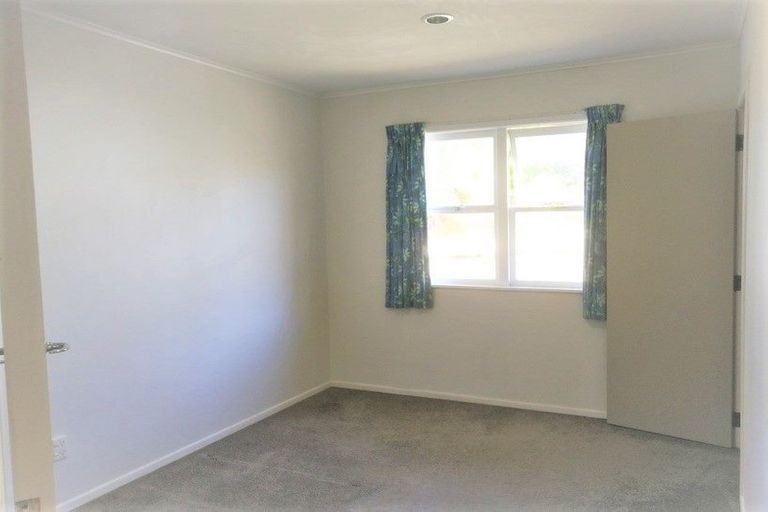Photo of property in 2/3 Bruce Road, Glenfield, Auckland, 0629