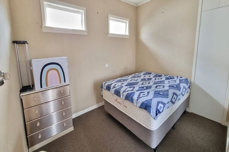 Photo of property in 20 Aorangi Place, Birkenhead, Auckland, 0626