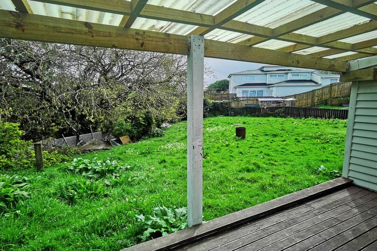 Photo of property in 35 Nile Road, Kelston, Auckland, 0602