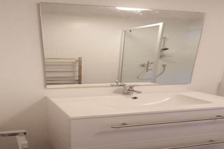 Photo of property in 16 Southern Cross Crescent, Island Bay, Wellington, 6023