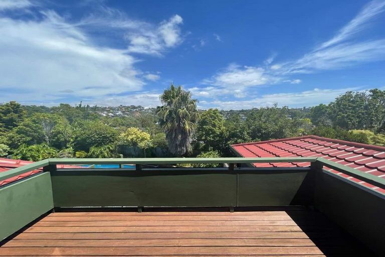 Photo of property in 7 Aotearoa Terrace, Murrays Bay, Auckland, 0630