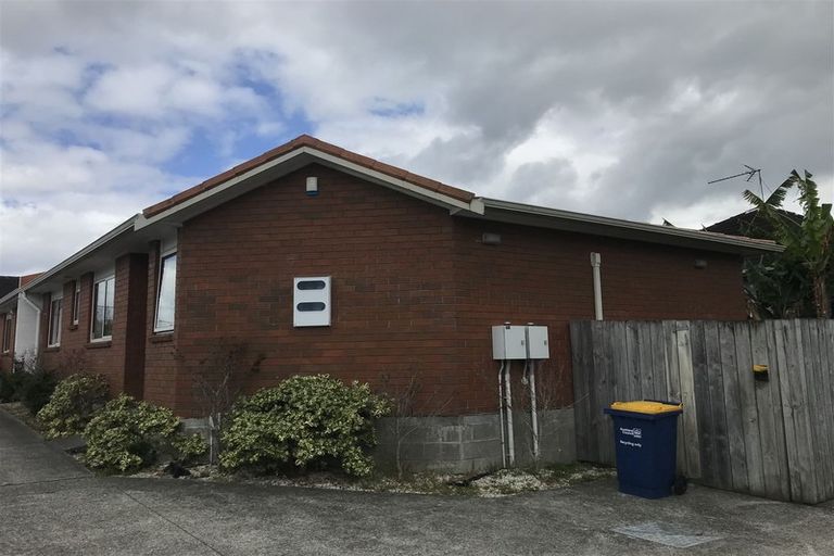 Photo of property in 2/92 Portage Road, New Lynn, Auckland, 0600