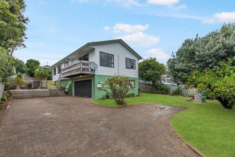 Photo of property in 49 Riverside Drive, Waiuku, 2123
