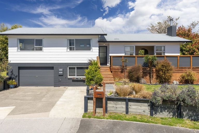 Photo of property in 14 Kempton Place, Richmond Heights, Taupo, 3330