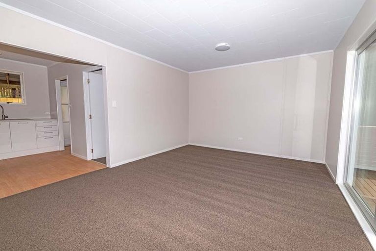 Photo of property in 2/63 Zita Maria Drive, Massey, Auckland, 0614