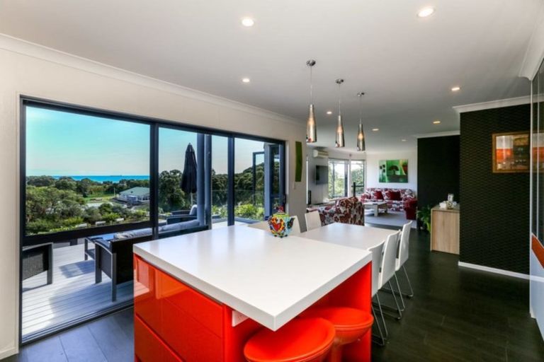 Photo of property in 401 Devon Street East, Strandon, New Plymouth, 4312