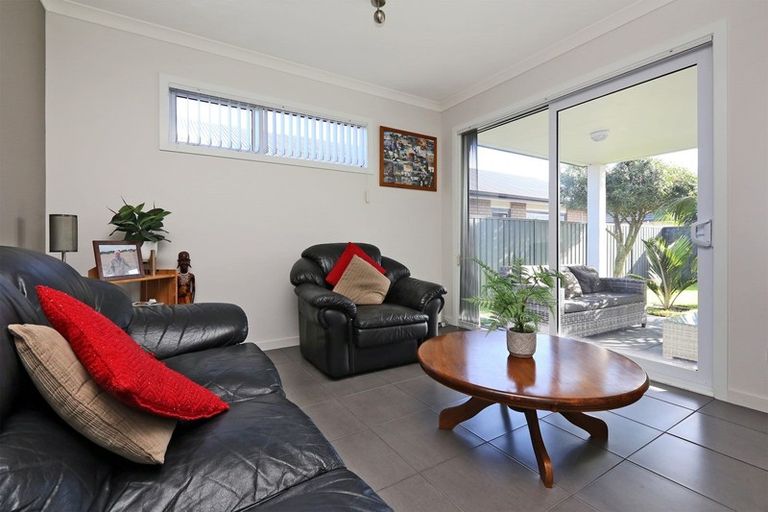 Photo of property in 16 Milford Place, Poraiti, Napier, 4112