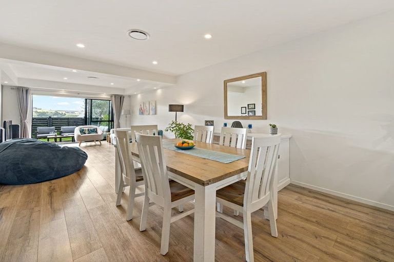 Photo of property in 15 Moki Place, Long Bay, Auckland, 0630