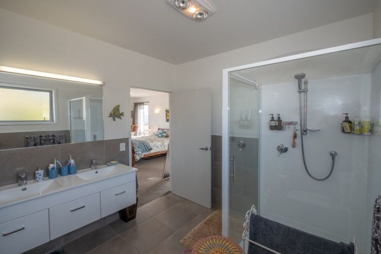 Photo of property in 601 Cable Bay Block Road, Cable Bay, 0420