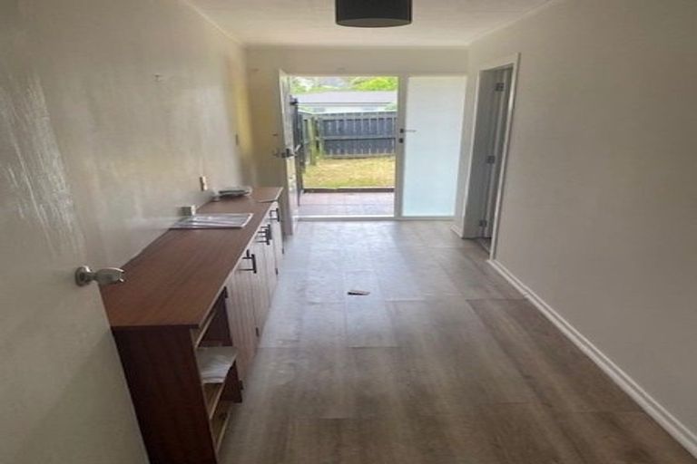 Photo of property in 32 Collins Avenue, Tawa, Wellington, 5028