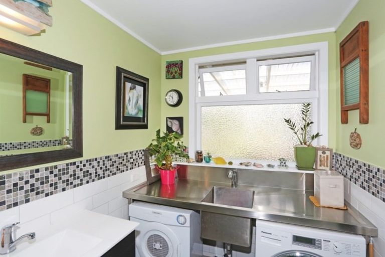 Photo of property in 31 Victoria Avenue, Waiuku, 2123