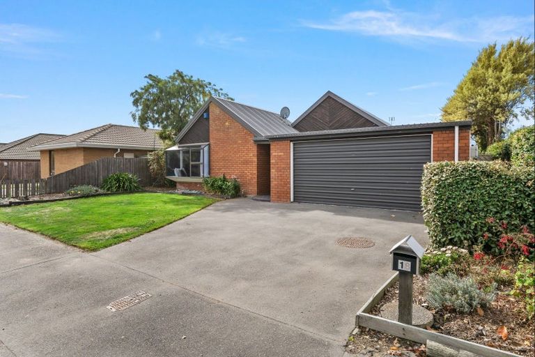 Photo of property in 18 Briarmont Street, Avondale, Christchurch, 8061