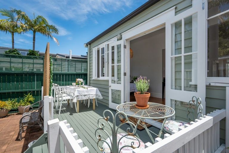 Photo of property in 26 Anne Street, Devonport, Auckland, 0624
