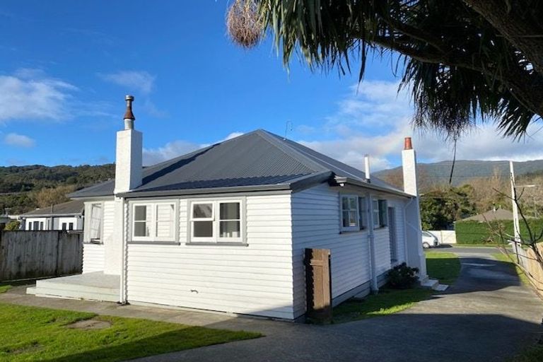 Photo of property in 14 Stanley Street, Wainuiomata, Lower Hutt, 5014