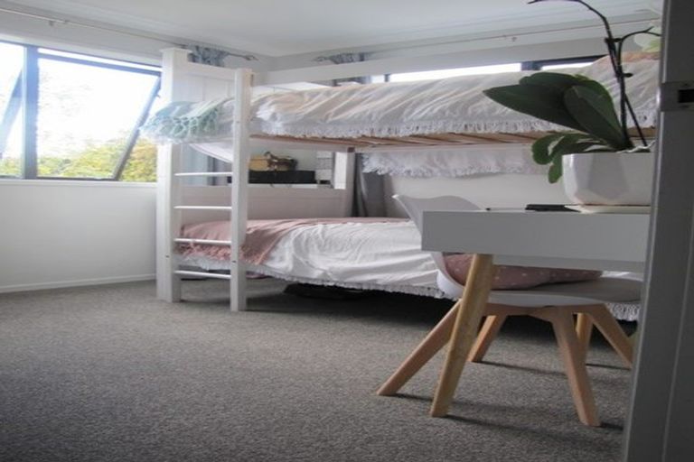 Photo of property in 16 Bridle Way, Omokoroa, 3114