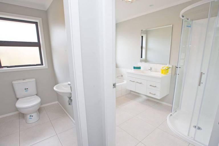 Photo of property in 6 Levi Place, Kelvin Grove, Palmerston North, 4414