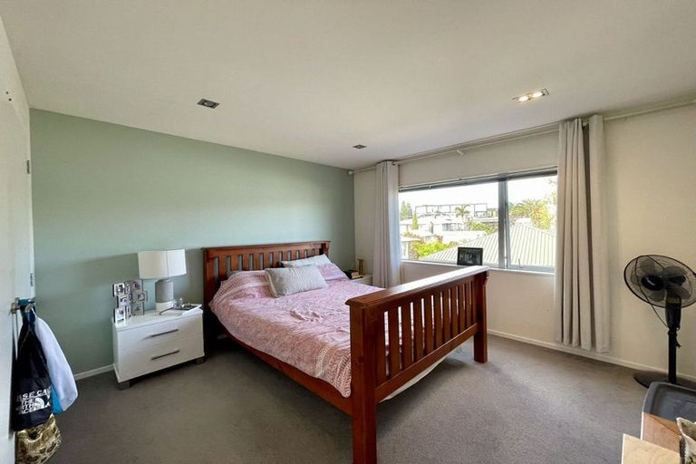 Photo of property in 121a Bruce Road, Glenfield, Auckland, 0629