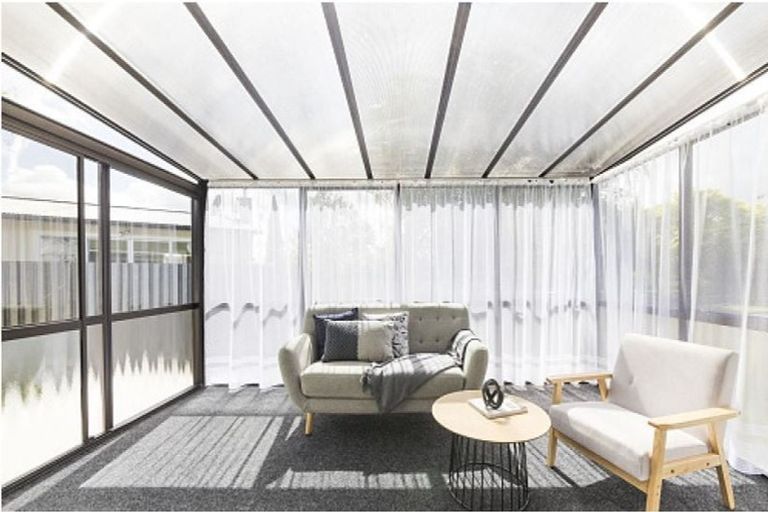 Photo of property in 10 Catlins Crescent, Milson, Palmerston North, 4414