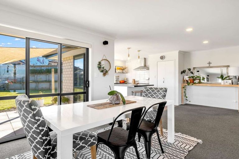 Photo of property in 28 Macdonald Heights, Feilding, 4702