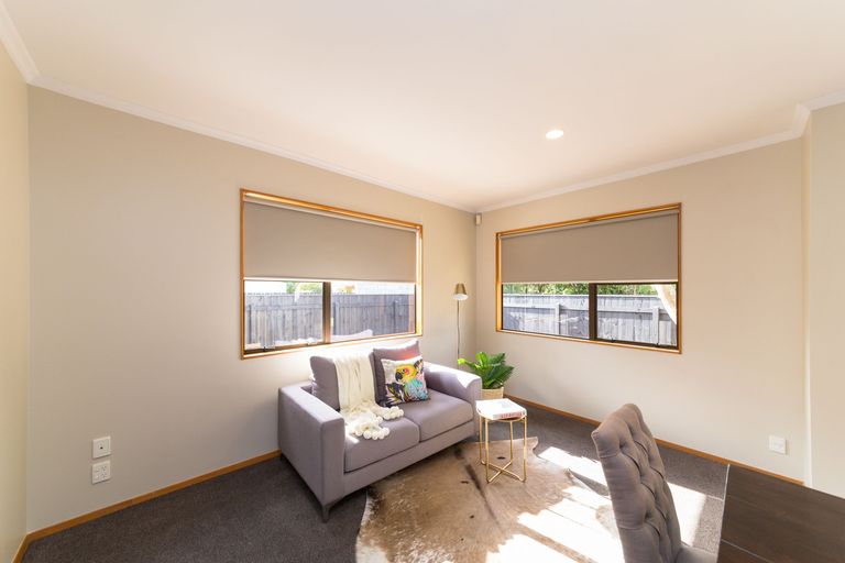 Photo of property in 40 Weston Avenue, Roslyn, Palmerston North, 4414