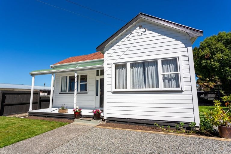 Photo of property in 75 Hutcheson Street, Mayfield, Blenheim, 7201