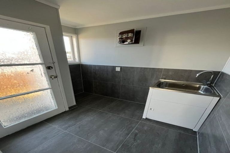 Photo of property in 7 Moncrieff Avenue, Clendon Park, Auckland, 2103