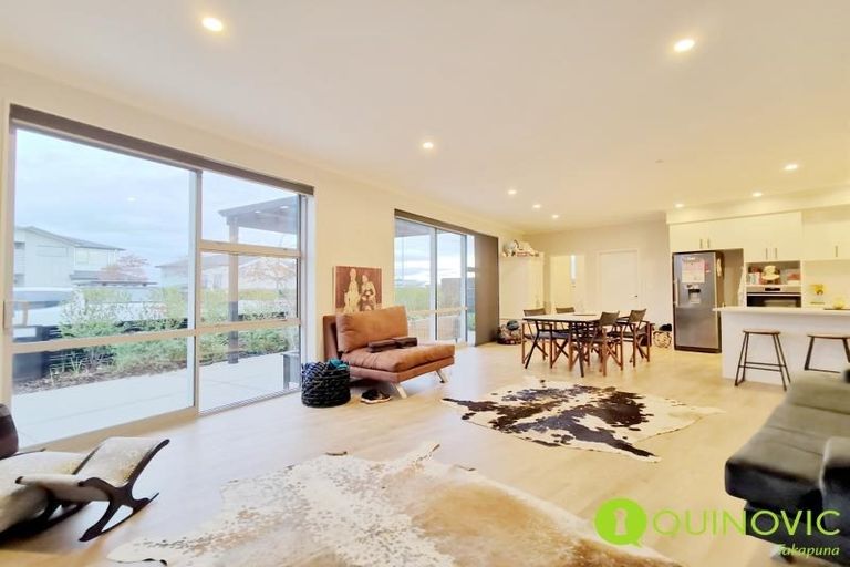 Photo of property in 52 Te Oneroa Way, Long Bay, Auckland, 0630