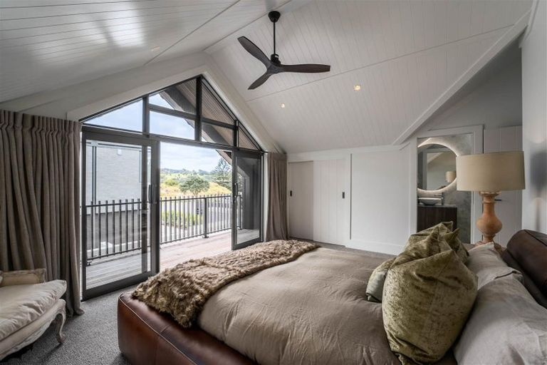 Photo of property in 10 Ida Way, Omaha, 0986